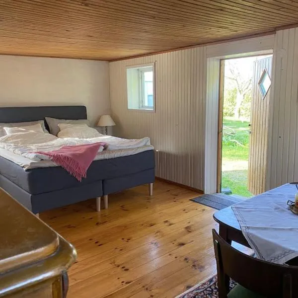 Lantligt boende på Österlen, hotel v destinaci Kivik