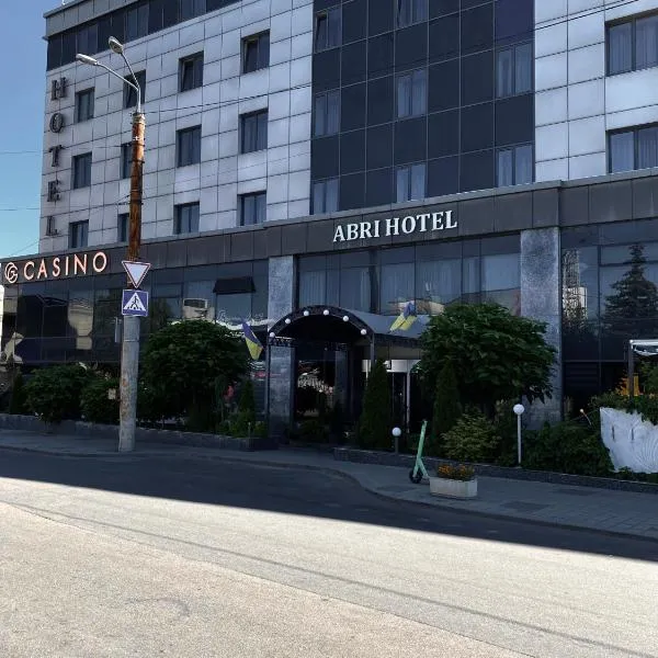 Abri Hotel, готель у місті Дніпро