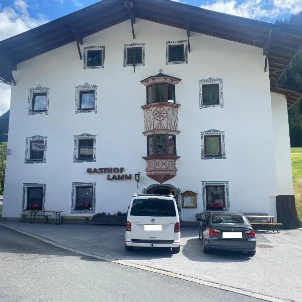 Gasthof Lamm, מלון בSankt Jodok am Brenner