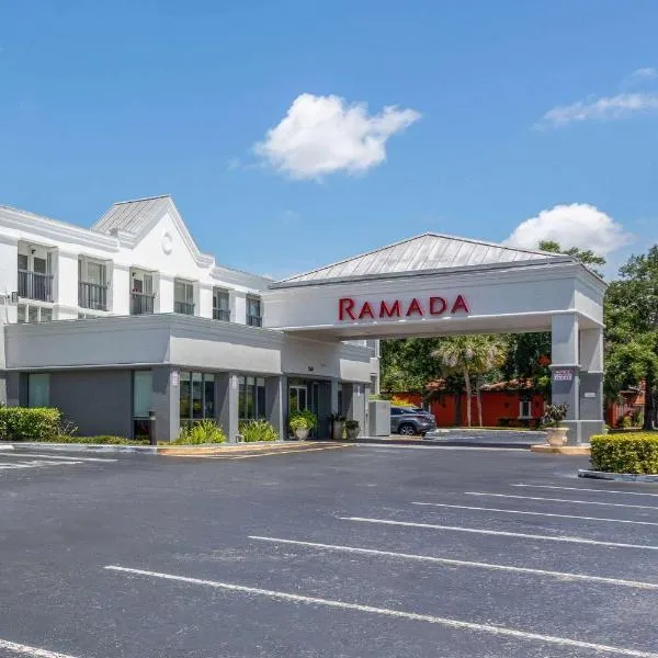 Ramada by Wyndham Altamonte Springs Near I-4, hotel v Orlandu