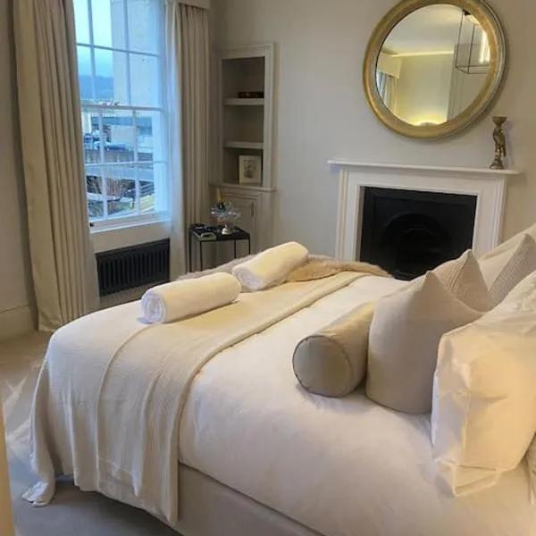 Luxury Georgian Apartment - 5 Minute Walk to Spa, hotel in Bath