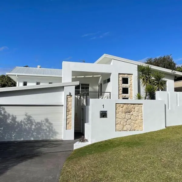 Magnolia Central Coffs Harbour، فندق في كوفس هاربور