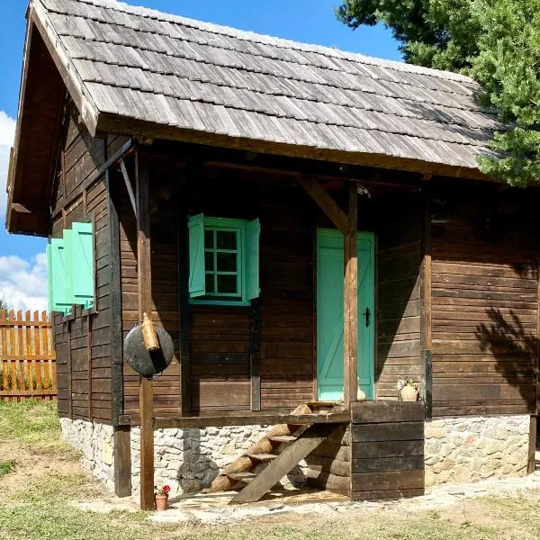 Cottages of Nišići, hotel em Ravne