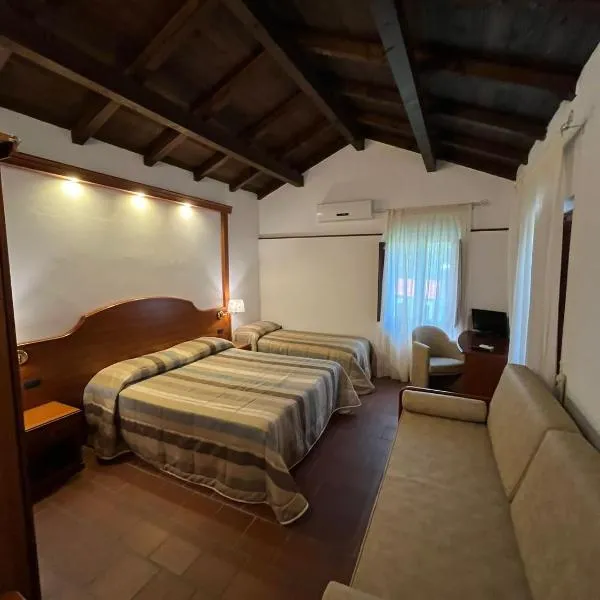 Agriturismo Cervinace, hotel v destinaci Castroregio