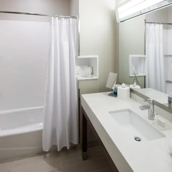 Courtyard by Marriott Houston North/Shenandoah photo 2