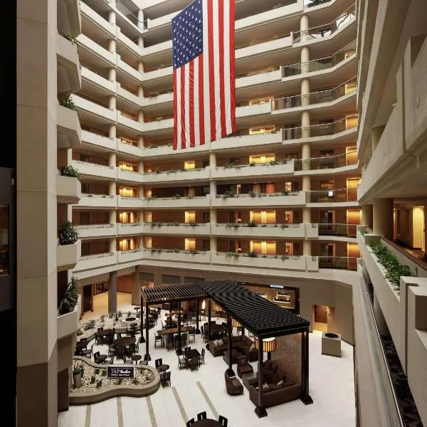 Embassy Suites by Hilton Crystal City National Airport, hotell sihtkohas Arlington