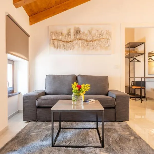 AAA Apartments & Rooms with free private parking, khách sạn ở Pula