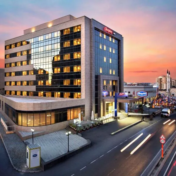 Hampton by Hilton Istanbul Kayasehir, viešbutis mieste Hoşdereköy