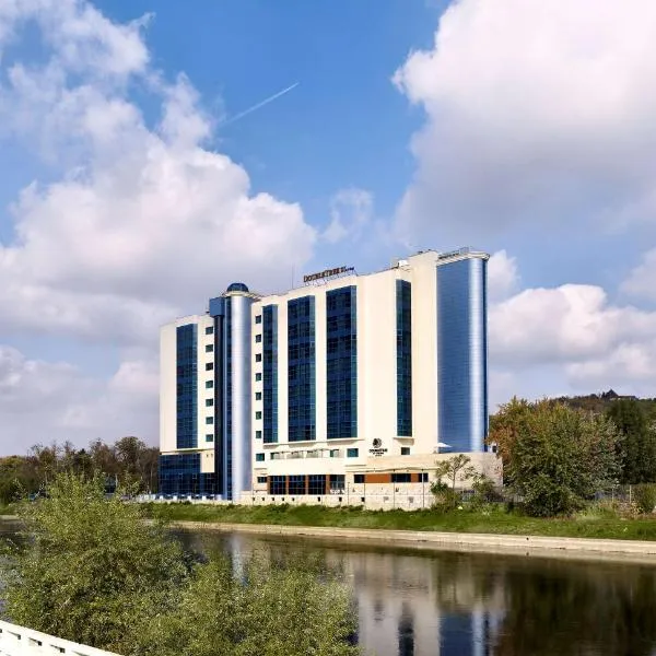 DoubleTree by Hilton Oradea, hótel í Husasău de Criş