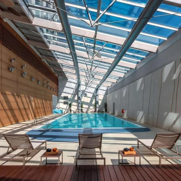Hilton Geneva Hotel and Conference Centre, hotel v Ženevě