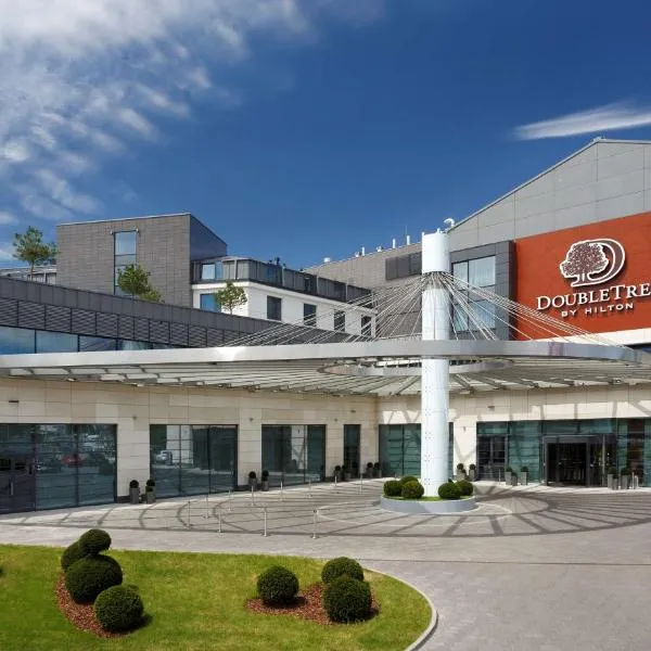 DoubleTree by Hilton Hotel & Conference Centre Warsaw, hotel in Wola Ducka