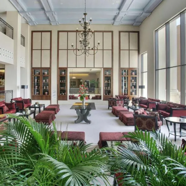 Doubletree By Hilton La Torre Golf Resort – hotel w mieście Roldán