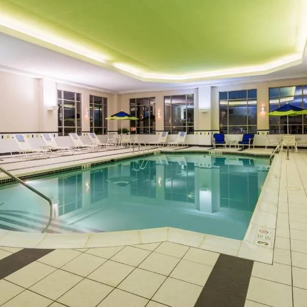 Fairfield Inn & Suites – Buffalo Airport, hotel v destinaci Cheektowaga