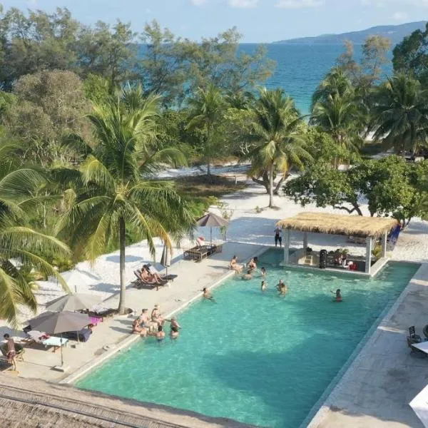 BeachWalk Koh Rong, hotel in Song Saa Private Island