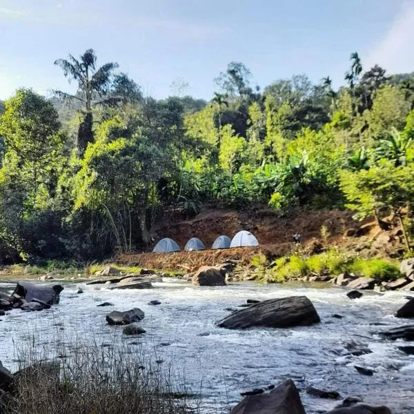 Nature river camp, hotel in Jambur