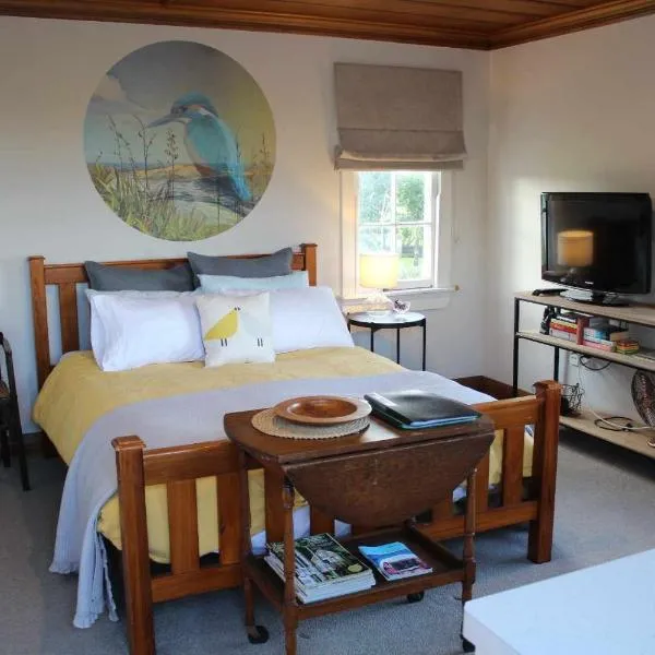 The Studio - Huntly House, khách sạn ở Auckland