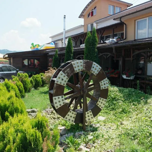 Pensiunea La Luna, hotel v destinaci Negreşti-Oaş
