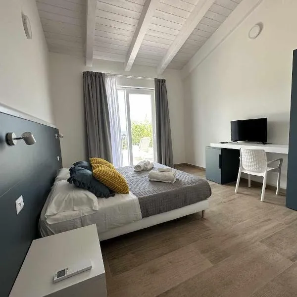 Hotel Santa Lucia, מלון בפוליקסטרו בוסנטינו