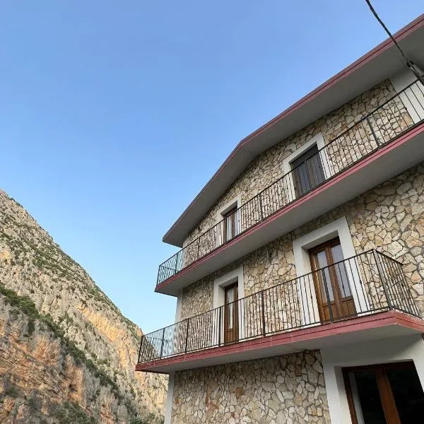 L'oasi del raganello, hotel v destinaci Civita