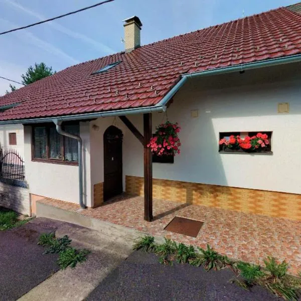 Ubytko v Průhonu, Hotel in Velhartice