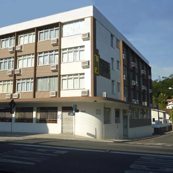 Hotel St. John, hotel in Blumenau