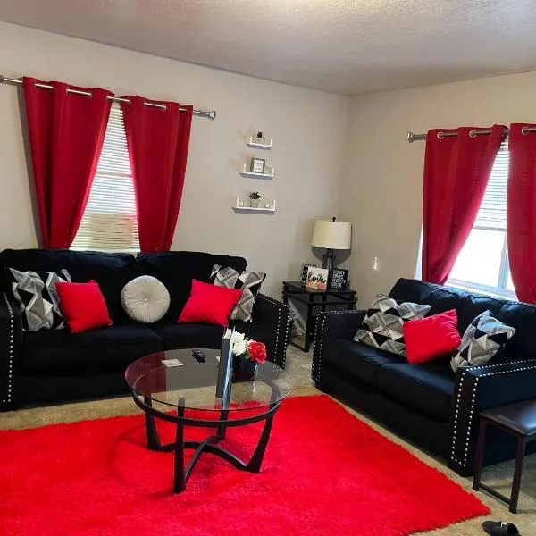 Cozy 1 bed ~ Close to Soaring Eagle and Downtown, hotel sa Clare