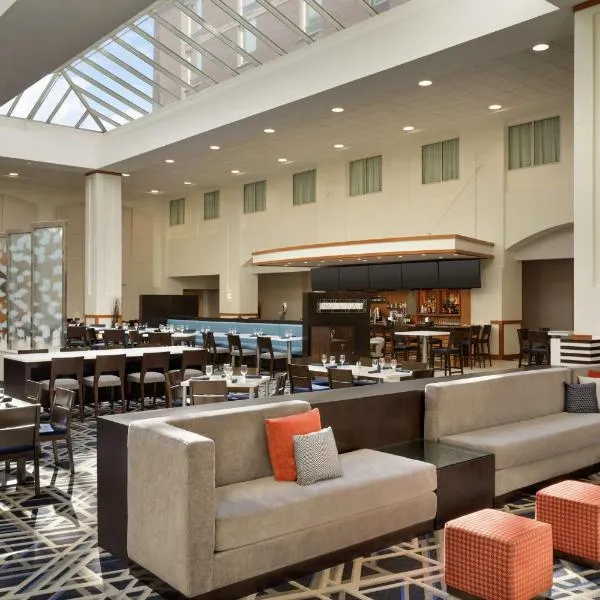 Embassy Suites Boston at Logan Airport, hotel en Boston