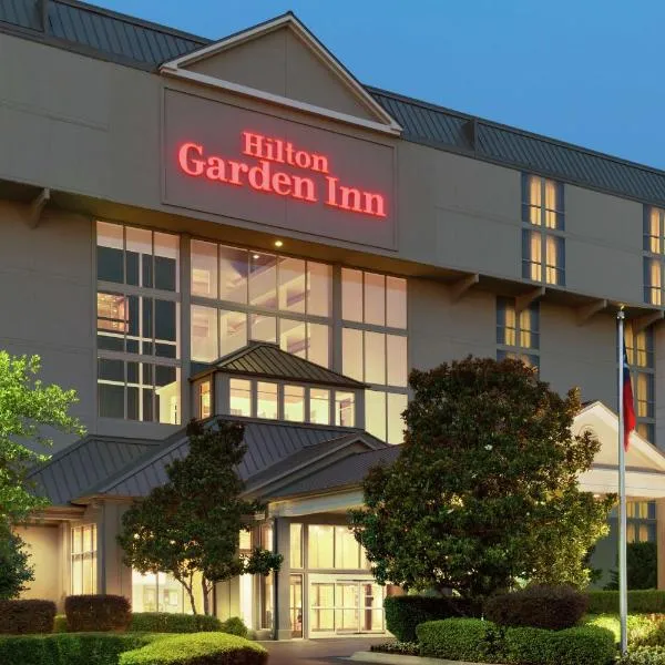 Hilton Garden Inn Dallas/Market Center โรงแรมในดัลลัส