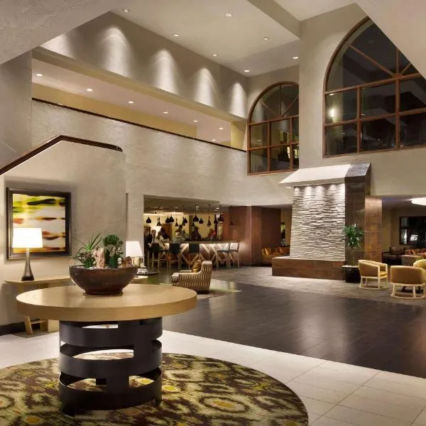 Embassy Suites by Hilton Phoenix Tempe, hotel v destinaci Tempe