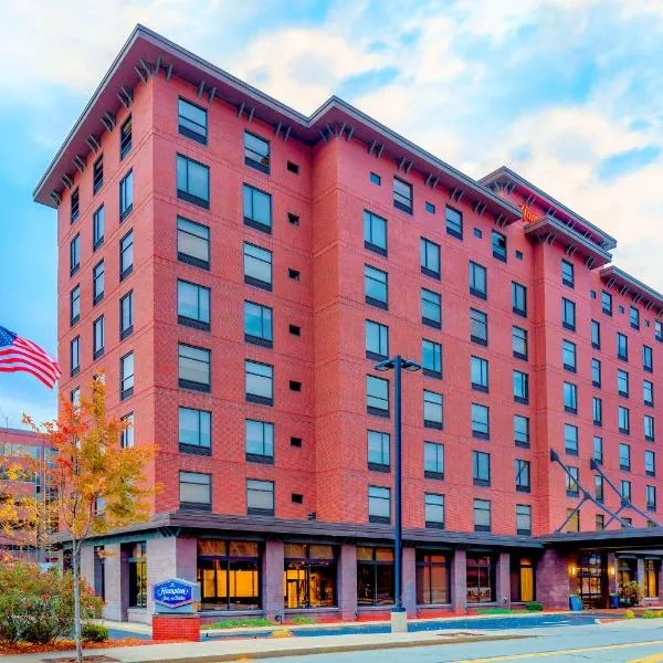 ハンプトン イン ＆ スイーツ ピッツバーグ ダウンタウン（Hampton Inn & Suites Pittsburgh Downtown）、ピッツバーグのホテル