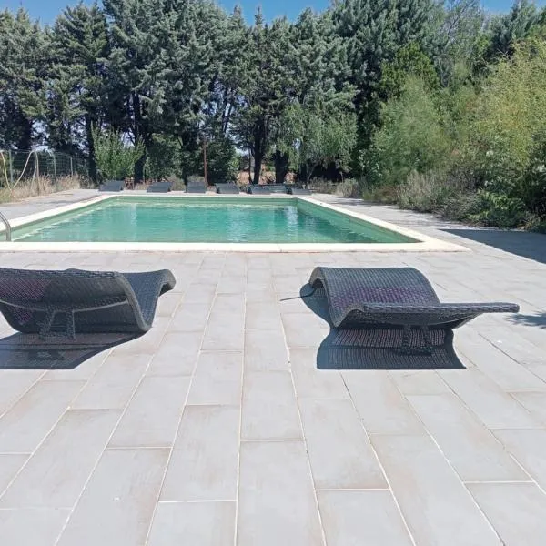 Chambre d'hôtes les garrigues, hotel v destinaci Piolenc