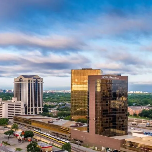 DoubleTree by Hilton Hotel Dallas Campbell Centre, hótel í Dallas