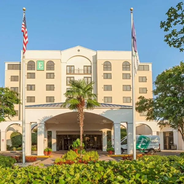 Embassy Suites by Hilton Columbia Greystone, khách sạn ở West Columbia