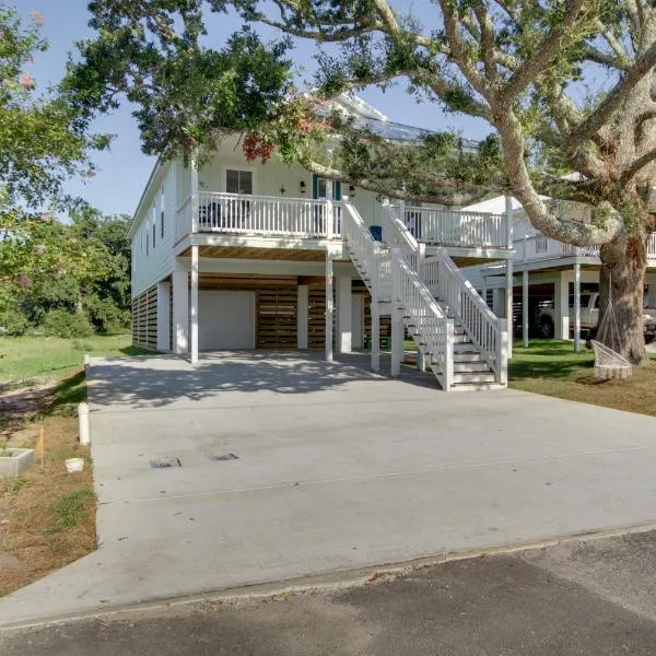 Sunny Gulfport Vacation Rental: Walk to Beaches!, hotel in Gulfport