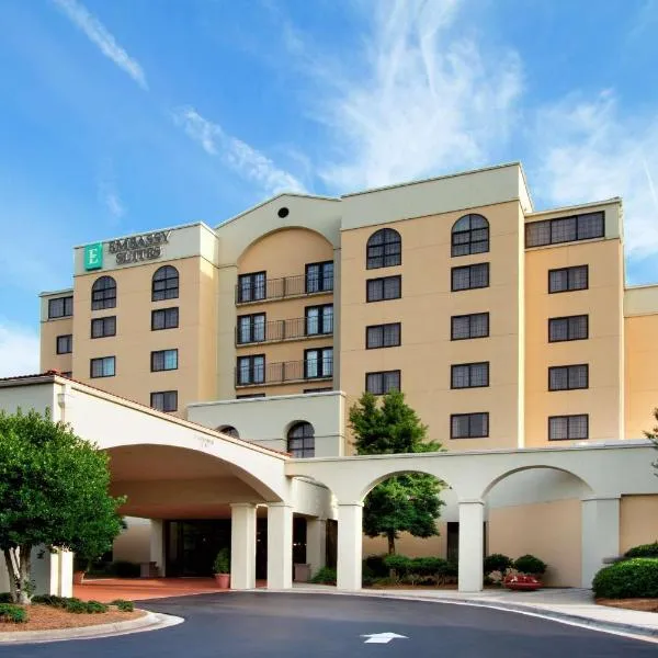 Embassy Suites by Hilton Greensboro Airport, hôtel à Greensboro