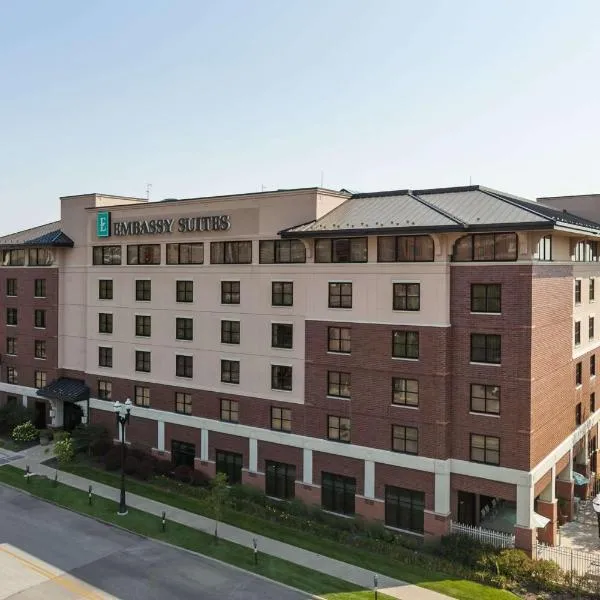 Embassy Suites by Hilton Omaha Downtown Old Market, hotel in Carter Lake