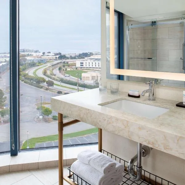 Embassy Suites by Hilton San Francisco Airport - photo 3