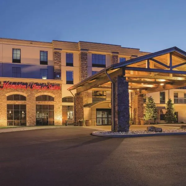 Hampton Inn & Suites Lake George, отель в Лейк-Джордже