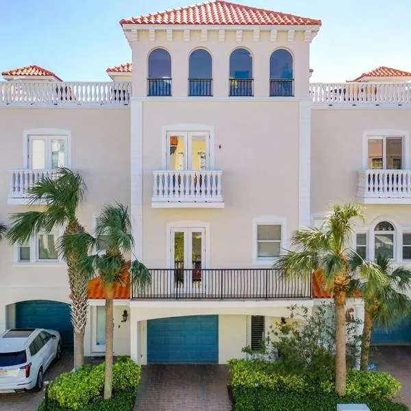 Clearwater Penthouse 5 min Beach walk Heated Pool, Hotel in Clearwater Beach