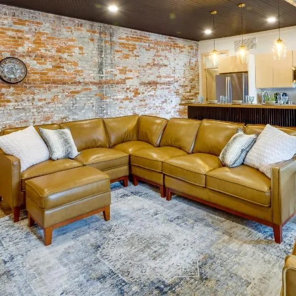 Downtown Millersburg Retreat w/ Sleek Interior!, Hotel in Millersburg