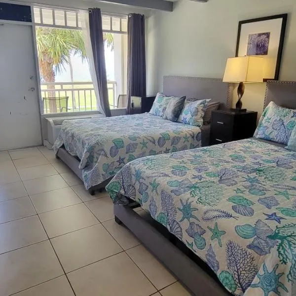 Manatee, Studio202, Beach steps away! Pool+WiFi, hotel em Ruskin