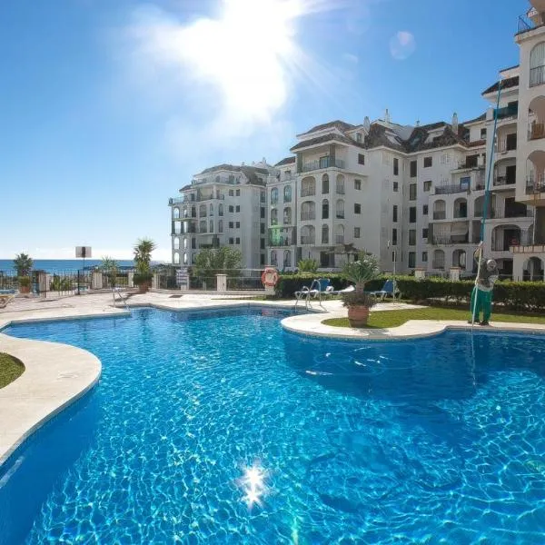 2 Bed Flat-Sleeps 4-Pets-Parking-Marina Duquesa, хотел в Манилва
