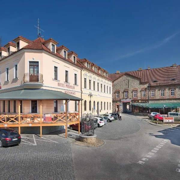 Hotel Podhrad, hotel v Hluboké nad Vltavou