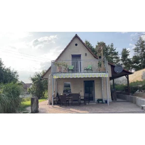 Schneewittchens Haus, hotel in Trebishain