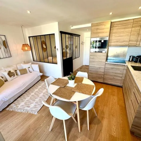 Pura Vida, Port Grimaud, hotel in Grimaud