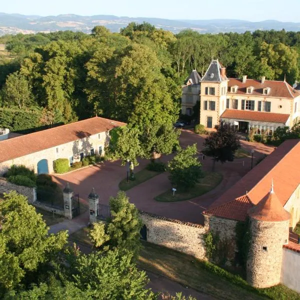 Château de Champlong Table Hôtel **** Golf & Spa, hotell i Villerest
