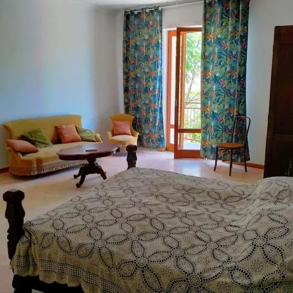 Casa Rosa Portogallo, hotel in Mola di Bari
