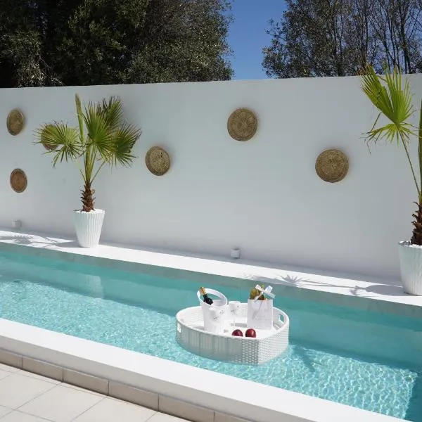 Villa Pastida - Private Pool & Jacuzzi & Central place, hotel in Pastida