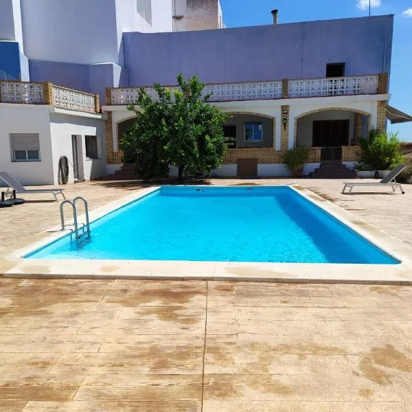 El Recreo, private Pool & Bbq, viešbutis mieste Alborache