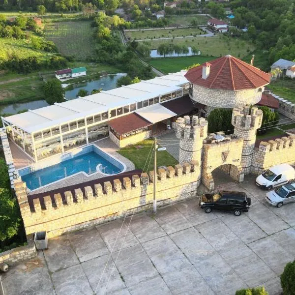 Комплекс Замъка, khách sạn ở Malŭk Porovets
